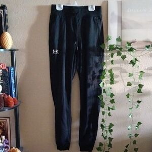 Men's Under Armour Black Drawstring Waist Joggers With Zipper Pockets - Small